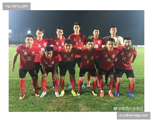 成都凤凰山四万球迷助威 金牌球市为争冠球队提供主场优势 成都凤凰山四万球迷助威 金牌球市为争冠球队提供主场优势